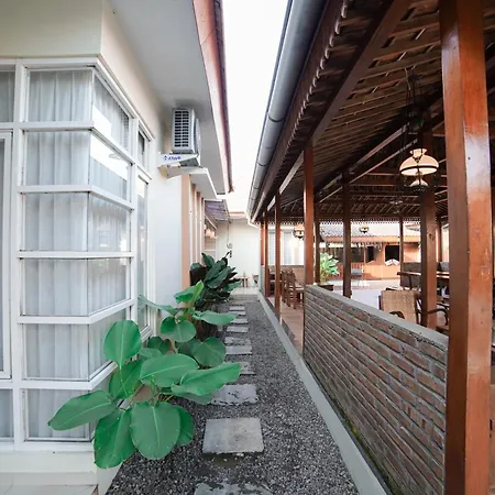 Dalem Jongke by Ubu Villa - 9 Bedrooms Villa in Yogyakarta-2